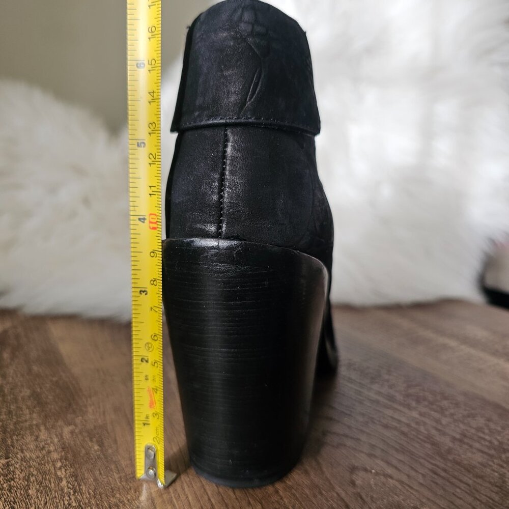 L.A.M.B./LAMB Mojo Block Heel Suede Ankle Boot US5.5 Black Croc - Picture 6 of 11